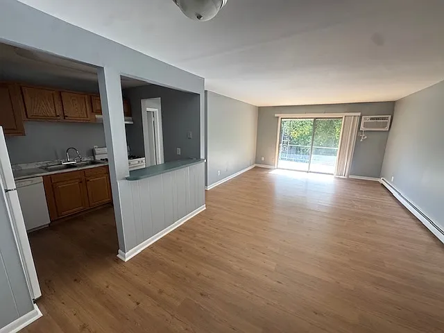 1101 W Porter Ave — Photo 1