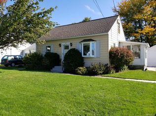 61 Ledyard Ave, Depew, NY 14043