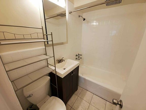 4th image of 149 W 75th St APT A