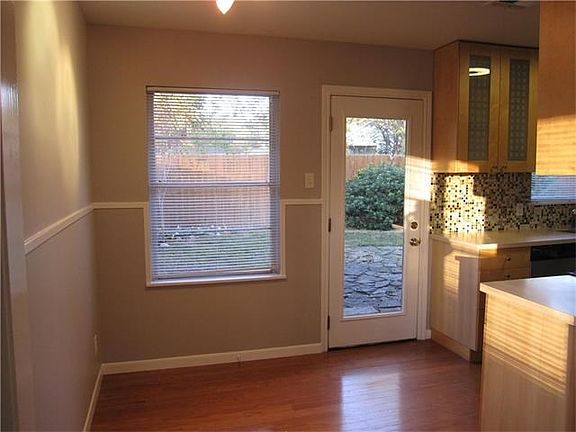 4th image of 7101 Yates Ave #B
