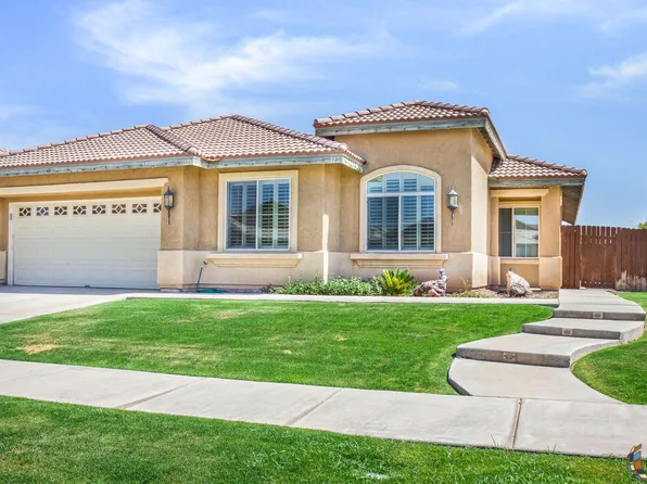 313 Quail Run Dr, El Centro, CA 92243