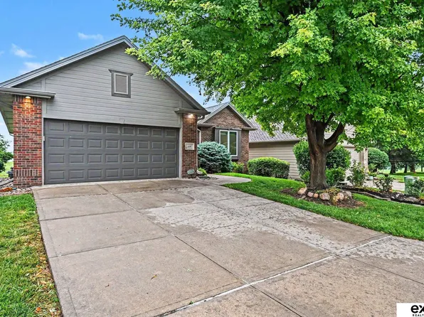 10121 S 172nd Cir, Omaha, NE 68136