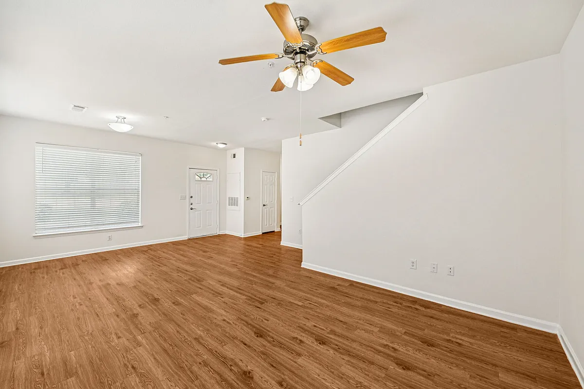 Building Photo - Oaks Estates of Coppell