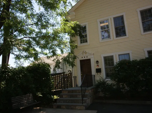 965 Post Rd E, Westport, CT 06880