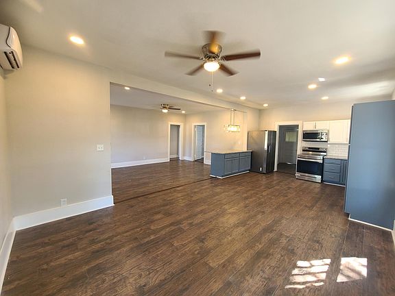 3rd image of 107 E Hill St