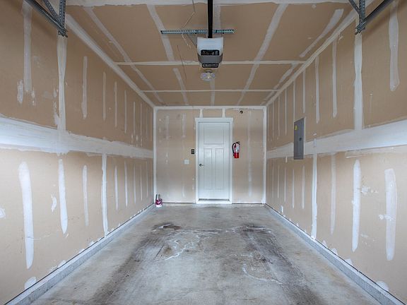 3rd image of 1643 Burnside Pl Unit C