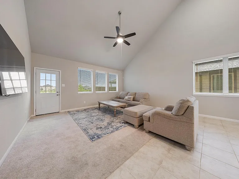 5318 Marisol Cove Dr — Photo 4