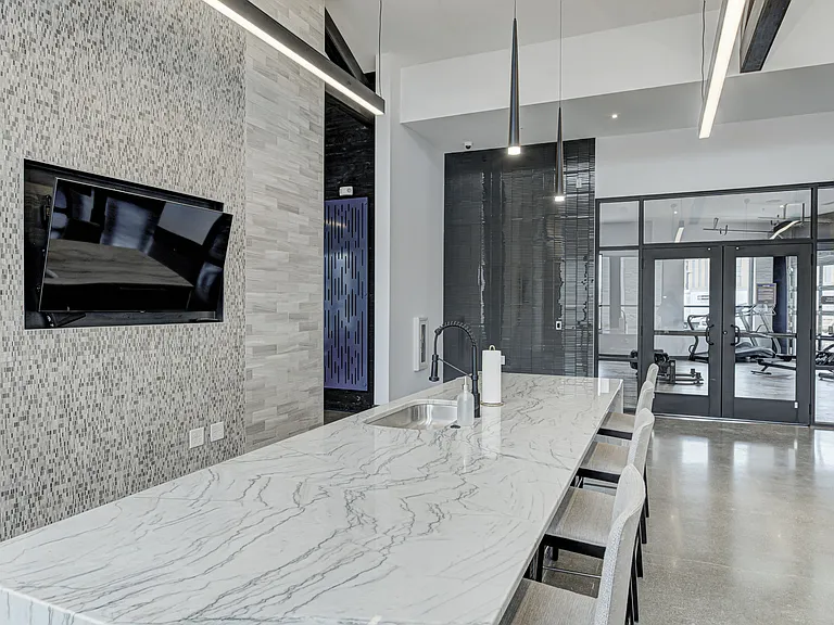 Pullman Pointe — Photo 15
