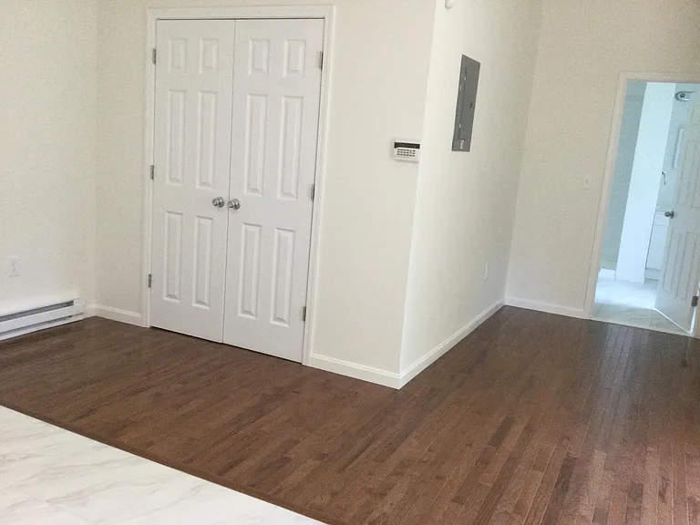 3027 Windsor Ave #1 — Photo 6