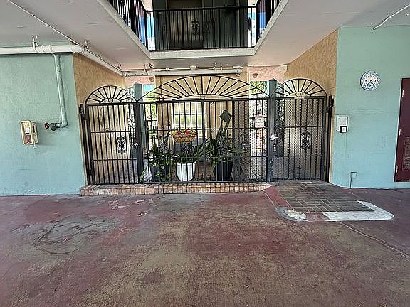 3rd image of 180 SE 20th Ave APT 301