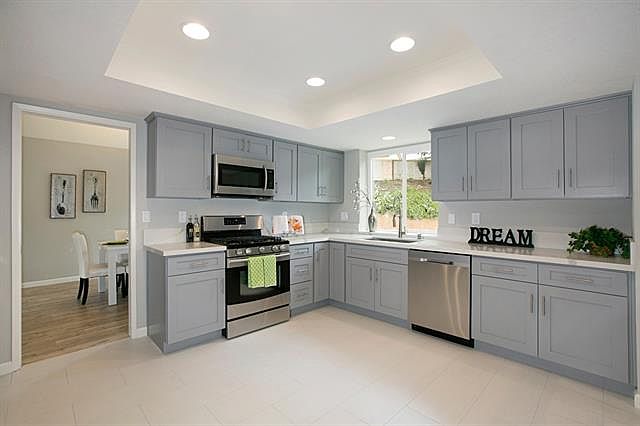 1st image of 9189 Meadowrun Way