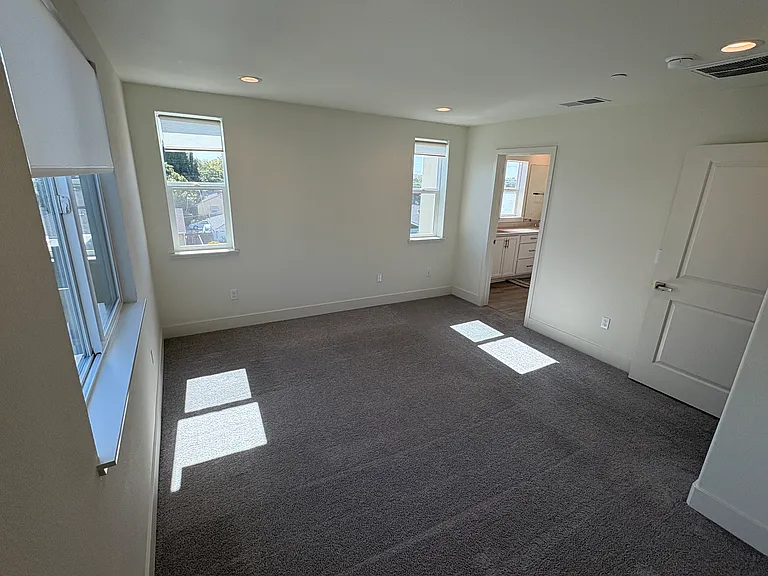 880 Tex Ct — Photo 8