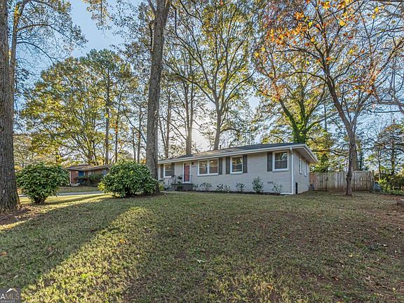 2nd image of 1395 Dennis Dr