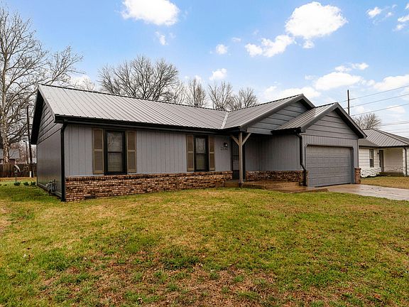 3rd image of 2550 S Fort Avenue