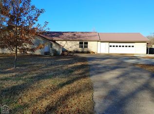 521 Bergen Lake Rd, Newport, AR 72112