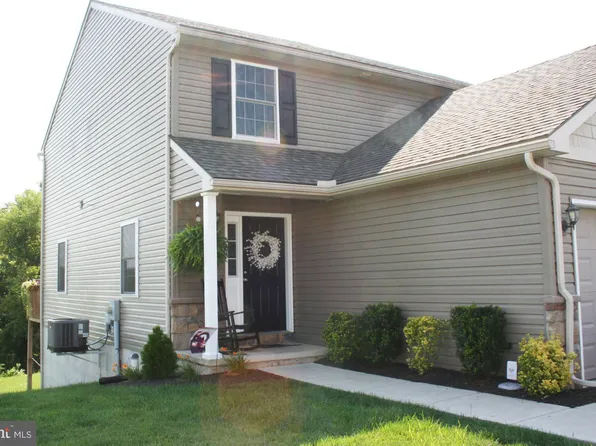 435 Kentwell Dr, York, PA 17406