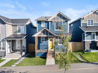 571 NW Livingston Way NE, Calgary, AB T3P 1R7