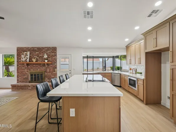 810 E MEADOW Lane, Phoenix, AZ 85022