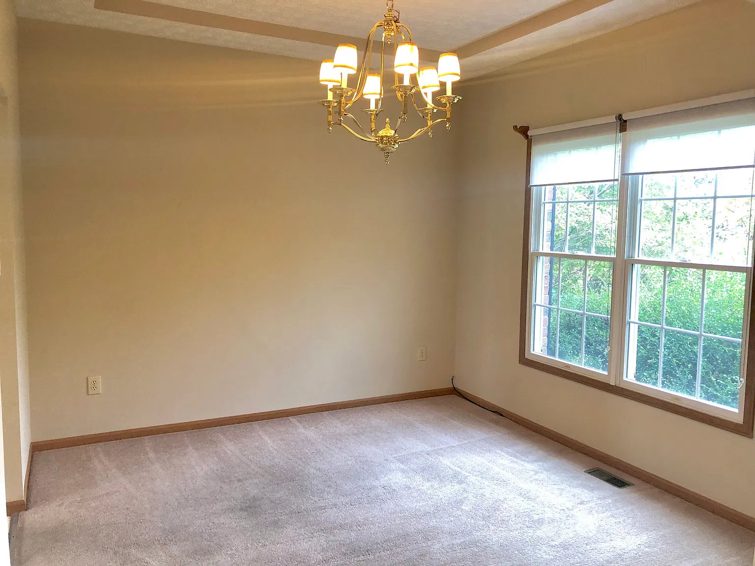 3 bed, 2.5 bath, 1882 sqft, $2,745 — Photo 3