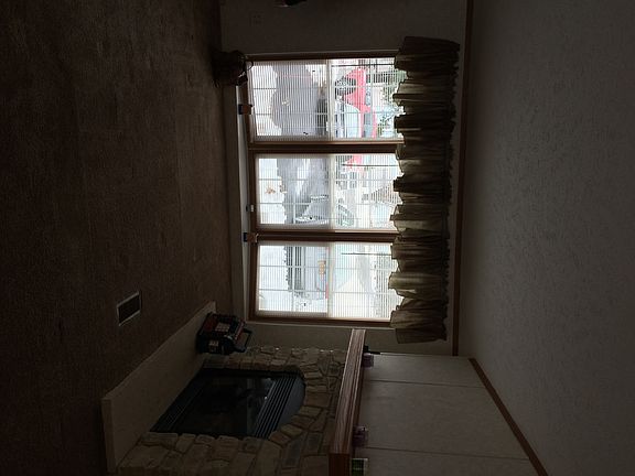 5th image of 97 Martindale Ct