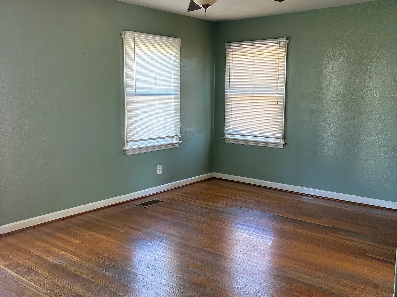 2 bed, 870 sqft, $1,285 — Photo 3