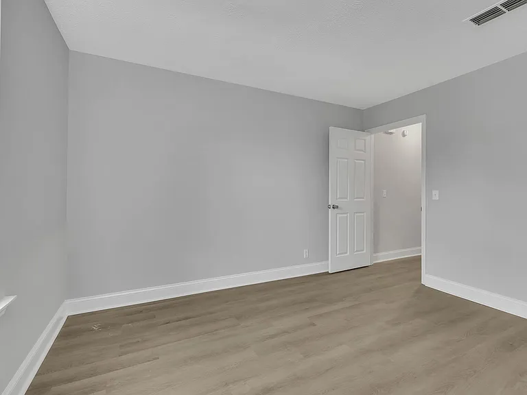 3350 Oak Trees Ct — Photo 5
