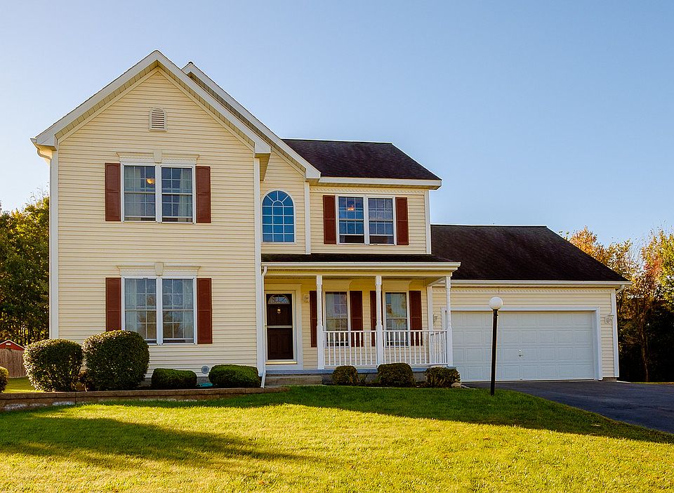 1st image of 30 Wallflower Dr