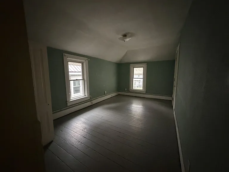 512 W Marion St #B — Photo 5