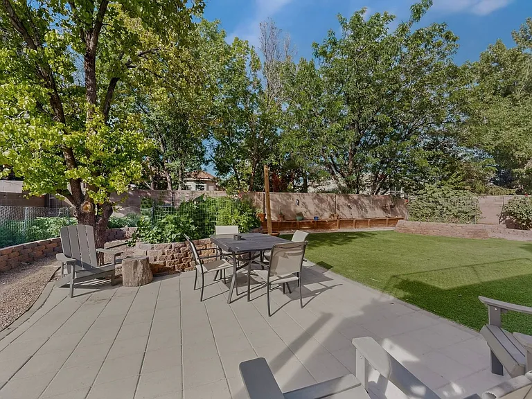 7504 Rio Salado Ct NW — Photo 38