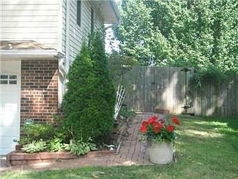 3rd image of 3925 S Maybrook Ave