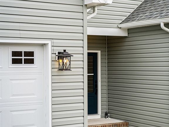 5th image of 117 Spring Ridge Dr