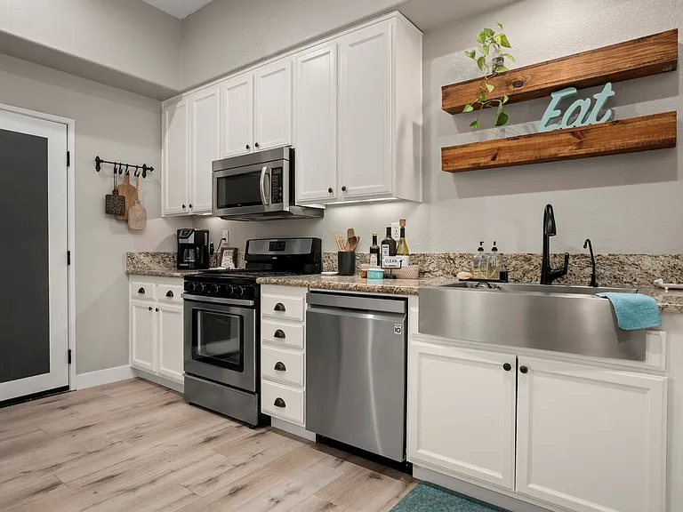 1460 Canvas Dr #3 — Photo 6