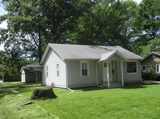 701 Sheridan Dr, Benton, IL 62812