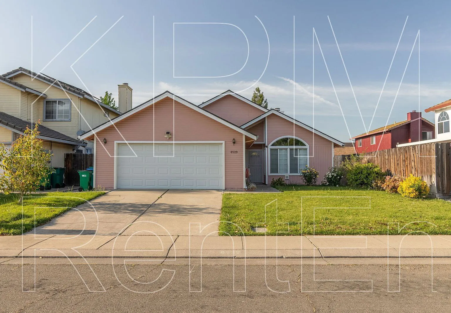 3 bed, 2.0 bath, 1370 sqft, $2,400 — Photo 1