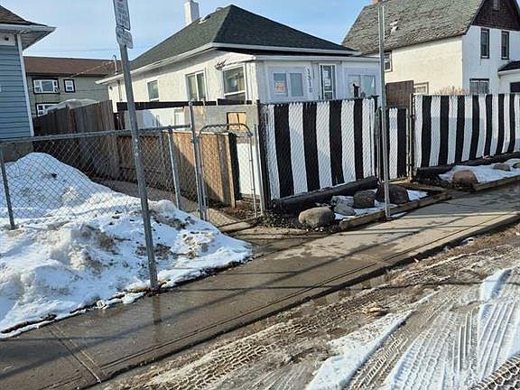 2nd image of 1316 Angus St
