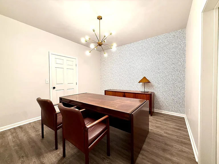6085 Bentley Way — Photo 18