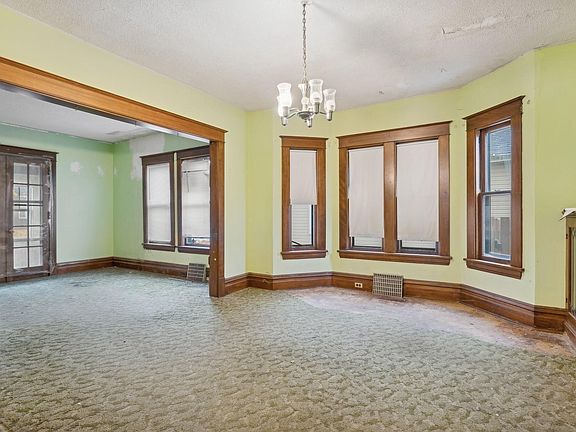 3rd image of 3124 30th Ave S