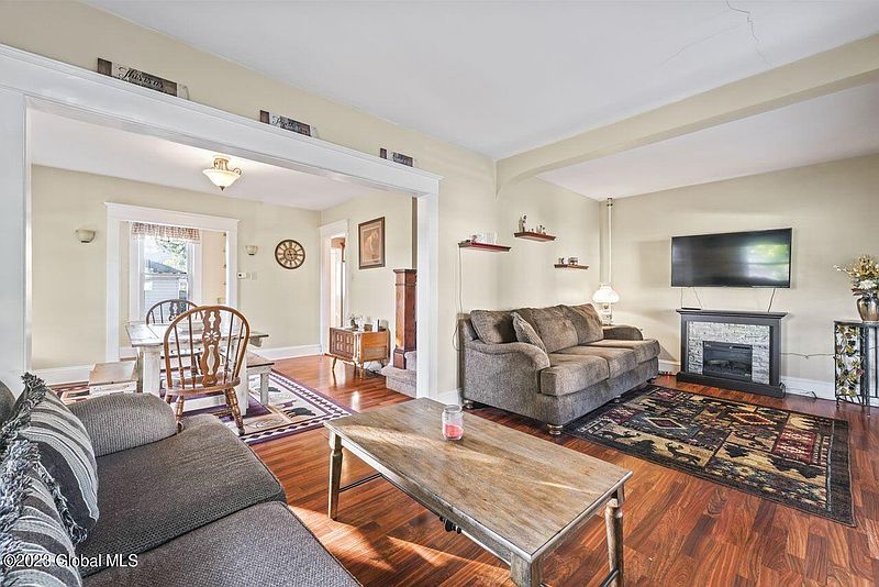5th image of 1019 Dean Street