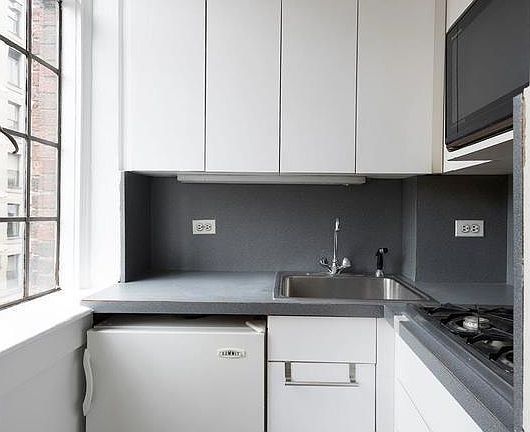 5th image of 81 Irving Pl APT 7E