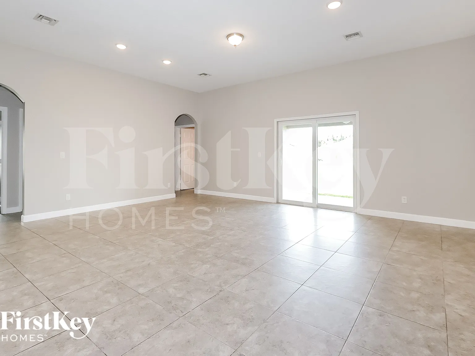 4 bed, 2.0 bath, 2138 sqft, $2,860 — Photo 4