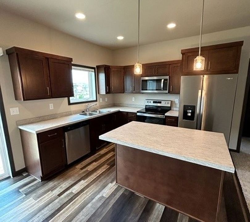 1st image of 3062 39th Ave S