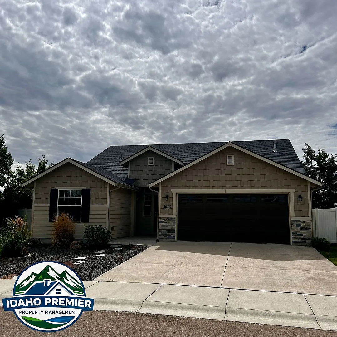 Comfortable Kuna Living with a Serene, Private Backyard! — Photo 2