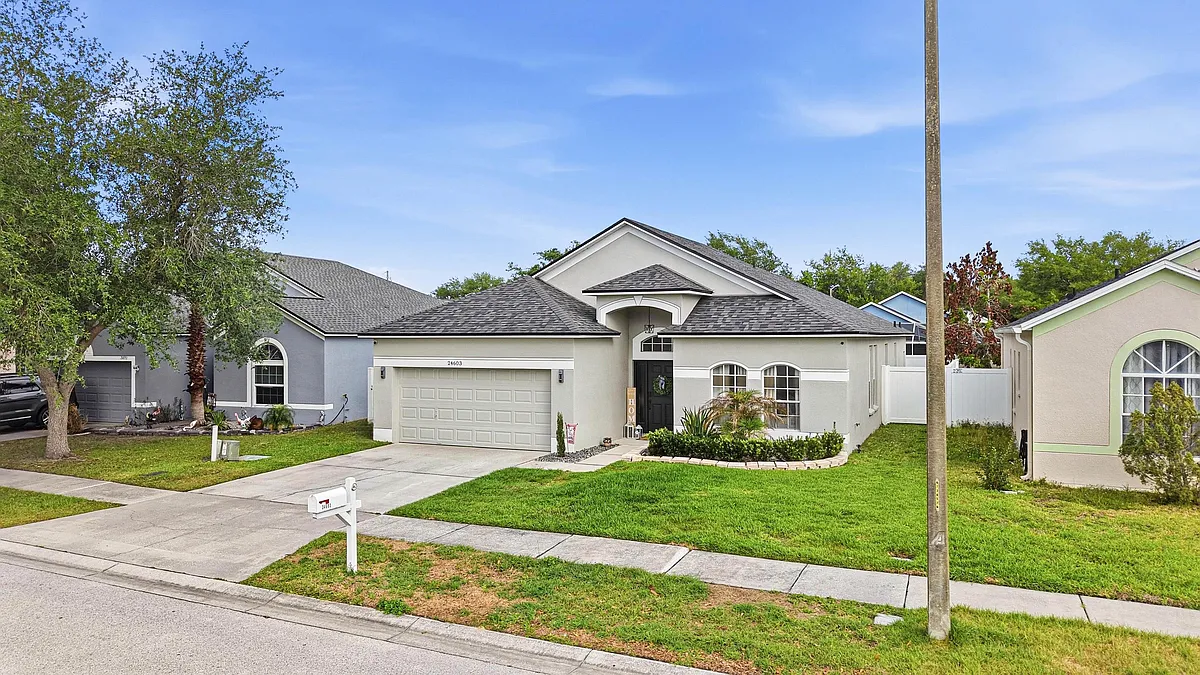 Building Photo - 24603 Siena Dr