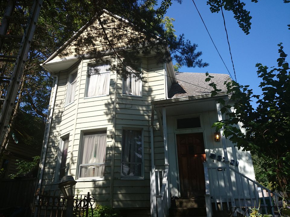 2nd image of 927 21st Ave