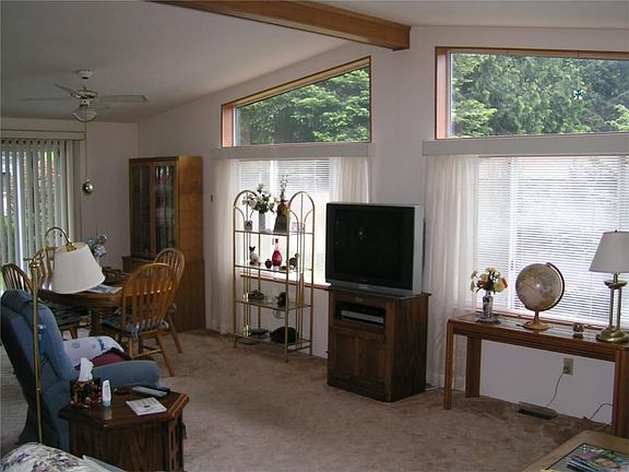 5th image of 963 Gary Ln