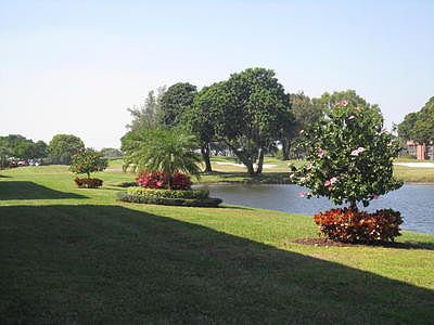 Beautiful Long Lake & Golf Course View