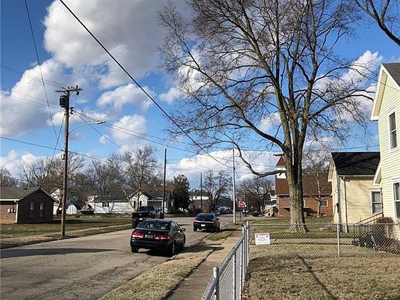 2nd image of 1315 Young St