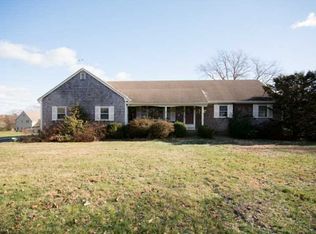 16 Baldwin Rd, Middletown, RI 02842