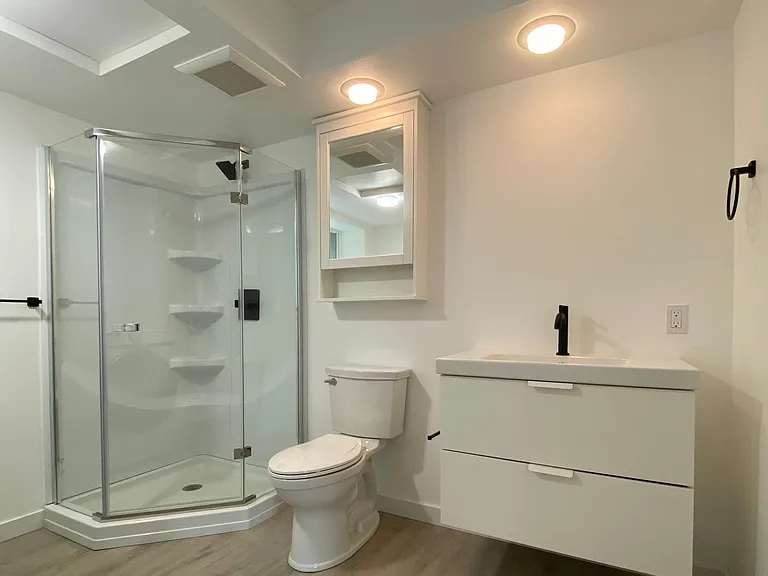 4401 NE 24th St — Photo 36