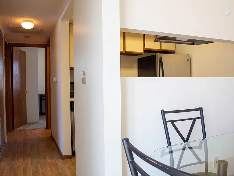 907 W Oregon St — Photo 41